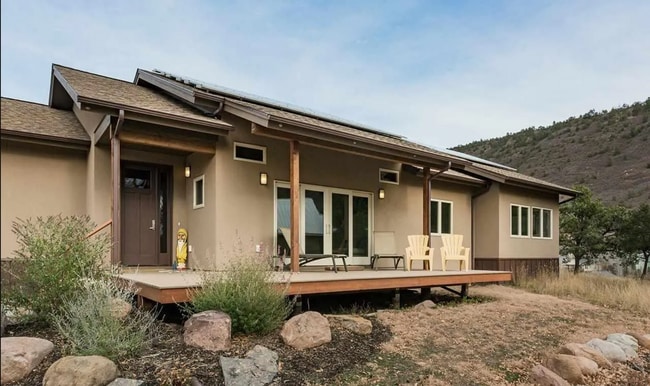 property at 218 Hillcrest Dr