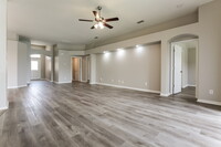 405 9th St NE in Ruskin, FL - Building Photo - Building Photo