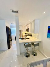 925 NW 82nd Ave, Unit 217-A in Miami, FL - Building Photo - Building Photo