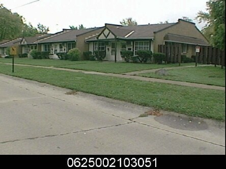 1100 Prospect St in Elyria, OH - Building Photo