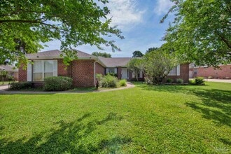 2491 Parkridge Dr in Navarre, FL - Building Photo - Building Photo