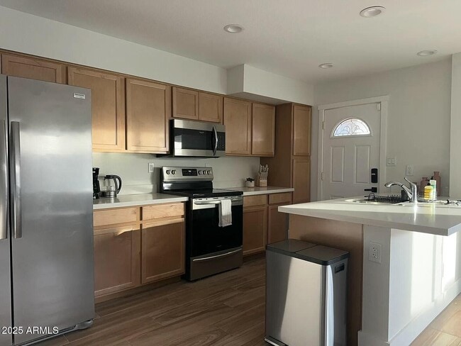 property at 1 W Fairmont Dr