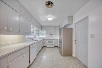 106 15th St in Belleair Beach, FL - Building Photo - Building Photo