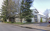 Ashwood Apartments - Upcoming Vacancy in July in Corvallis, OR - Building Photo - Building Photo