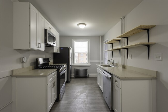 208 Main St in Medford, MA - Building Photo - Building Photo