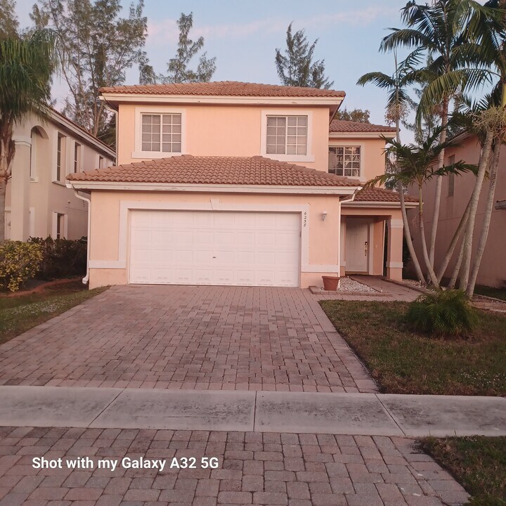 6258 Adriatic Way in Greenacres, FL - Building Photo