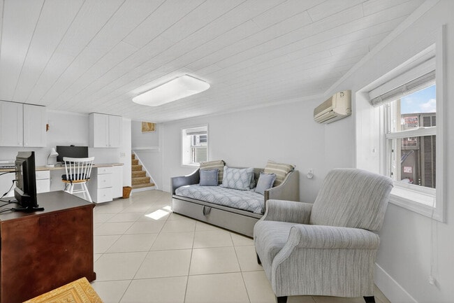1294 Nettles Blvd, Unit SI ID1541575P