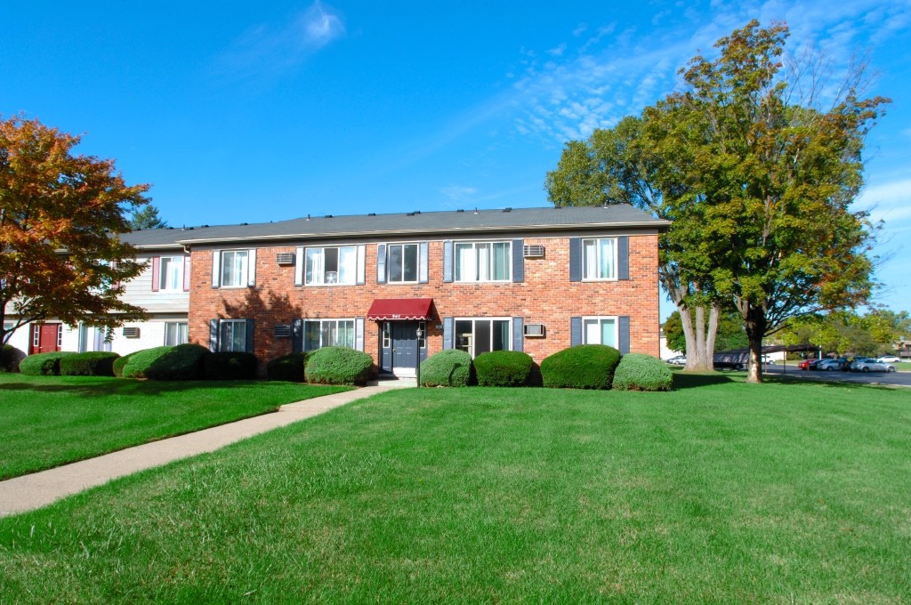 Chatsford Village Apartments in Madison Heights, MI - Foto de edificio