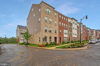 102 Lawndale Dr in Bowie, MD - Building Photo - Building Photo