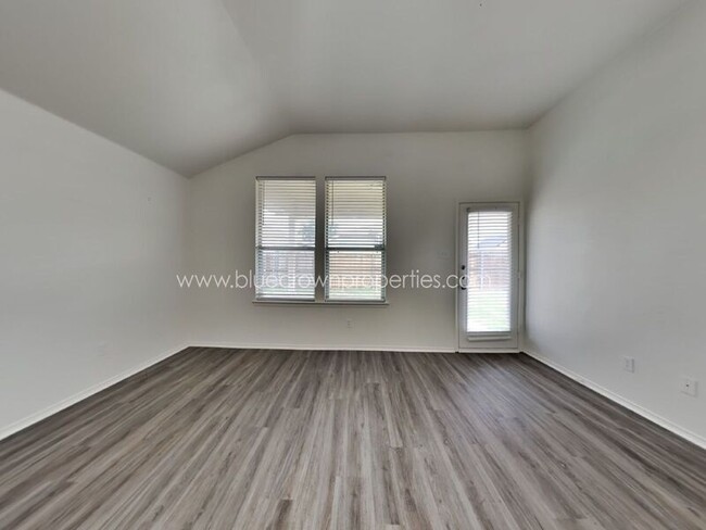 8317 Whispering Willow Ln in Fort Worth, TX - Building Photo - Building Photo
