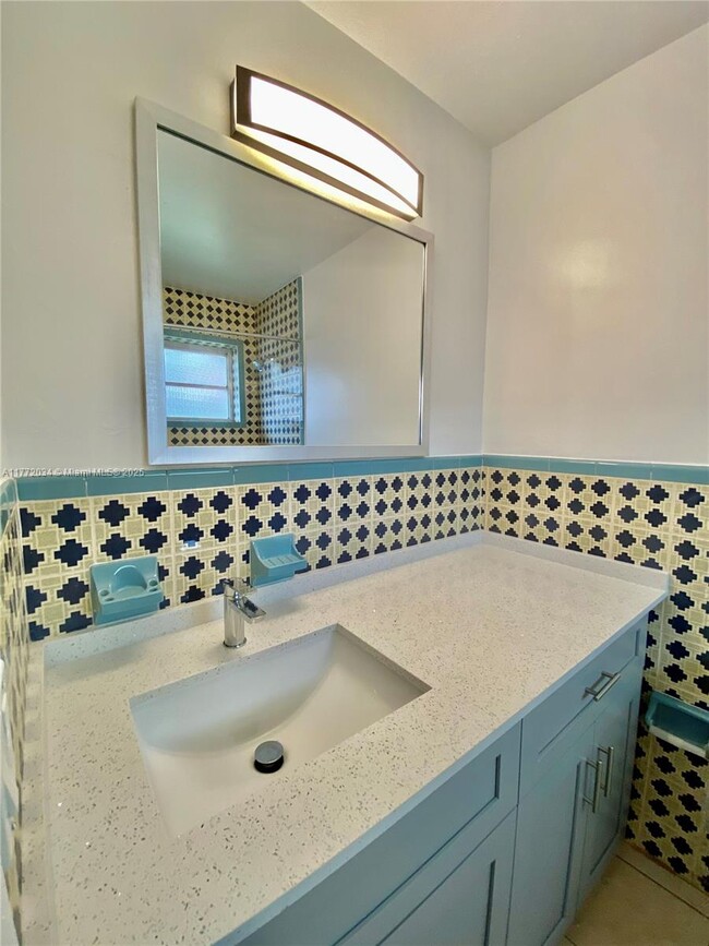 6732 SW 15th St in Miami, FL - Building Photo - Building Photo