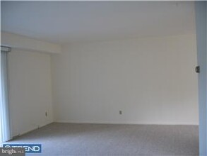 5018 N Convent Ln-Unit -292 B in Philadelphia, PA - Building Photo - Building Photo