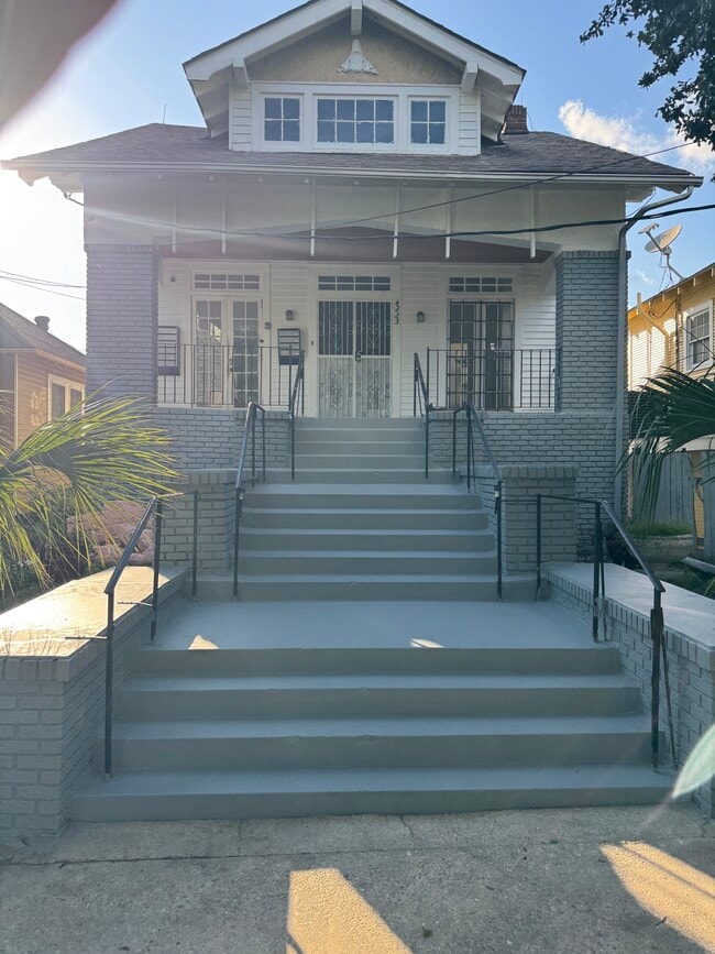 4223 S Carrollton Ave
