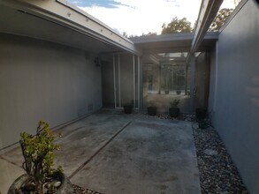 2645 San Carlos Dr in Walnut Creek, CA - Building Photo - Building Photo