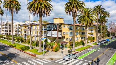 757 Ocean Ave in Santa Monica, CA - Building Photo - Primary Photo