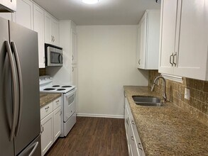 2000 Waters Dr in Raleigh, NC - Building Photo - Building Photo