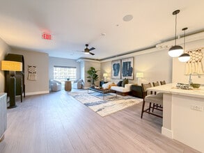 Stone Village Apartments in Reno, NV - Foto de edificio - Building Photo