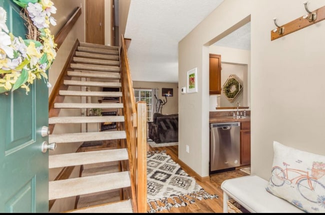 1601 Holland Dr in Hilliard, OH - Building Photo - Building Photo