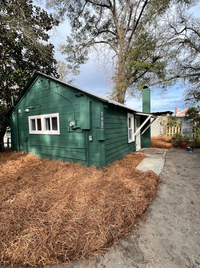 2053 Monroe St in Wilmington, NC - Building Photo - Building Photo