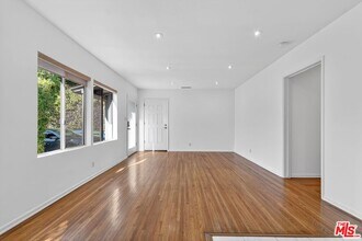 2436 Walnut Ave in Los Angeles, CA - Building Photo - Building Photo