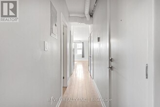 657 Barton St E in Hamilton, ON - Building Photo - Building Photo