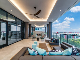 Parkside Residences in Houston, TX - Building Photo - Building Photo