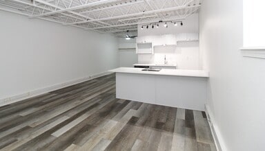 Molly Court in Fayetteville, AR - Foto de edificio - Building Photo