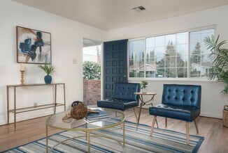 2325 Roberto St in Napa, CA - Building Photo - Building Photo