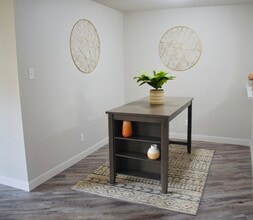 Saddlewood Apartments in Lubbock, TX - Foto de edificio - Building Photo