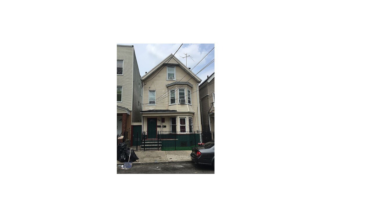 56 Highland Ave in Newark, NJ - Building Photo