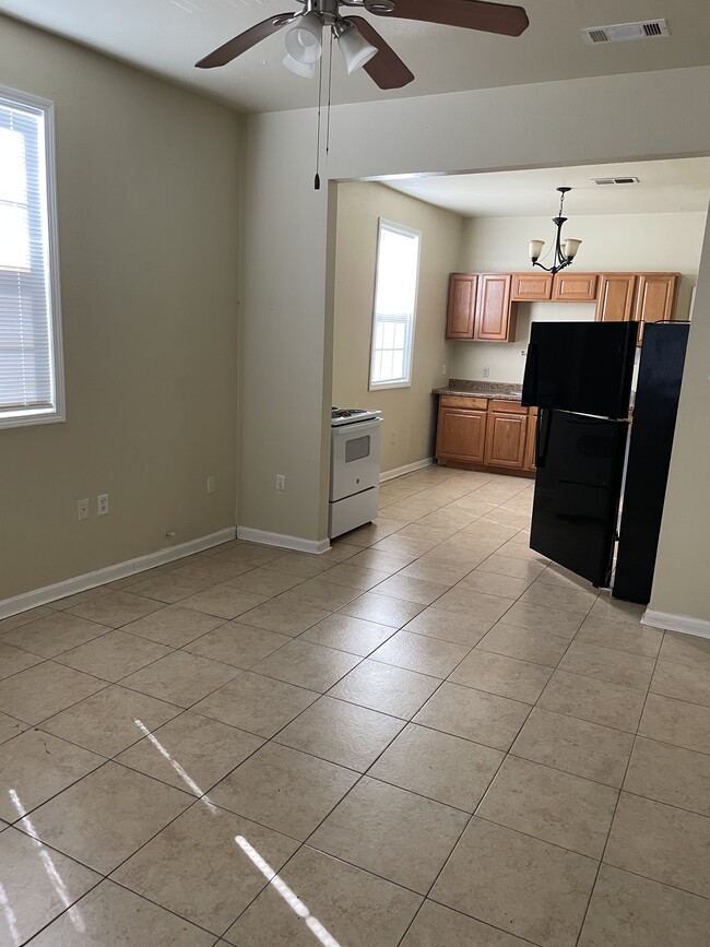1777 Rousselin Dr in New Orleans, LA - Building Photo - Building Photo