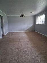 1933 Wisteria Dr in Jackson, MS - Building Photo - Building Photo