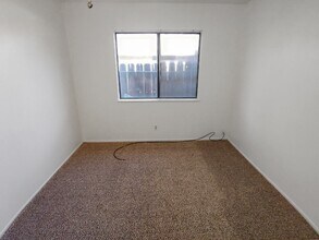 936 W Graaf Ave in Ridgecrest, CA - Building Photo - Building Photo