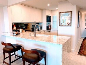 806 Cypress Grove Ln in Pompano Beach, FL - Building Photo - Building Photo