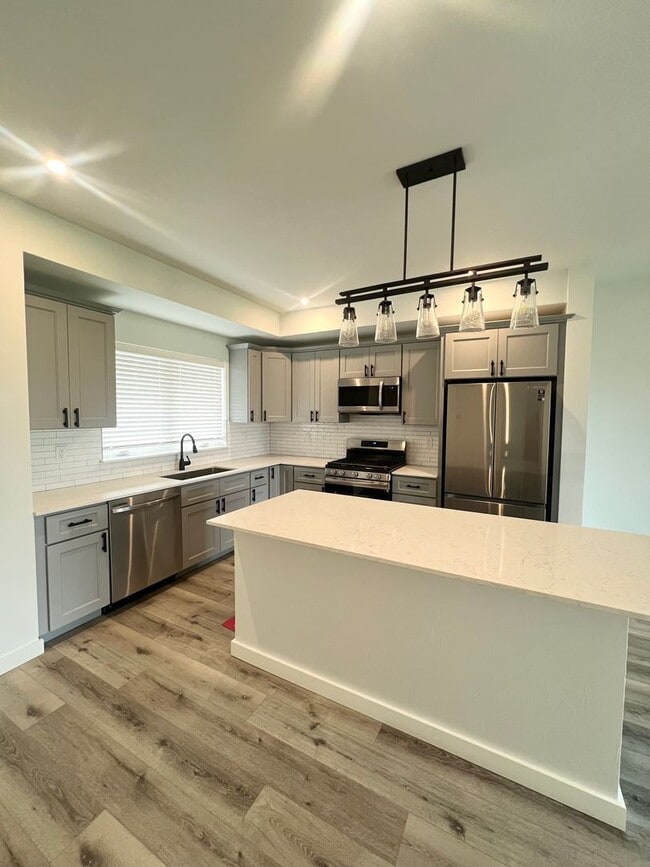 property at 1704 West Lincoln Street