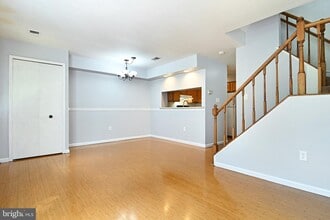 5939 Havener House Way in Centreville, VA - Building Photo - Building Photo