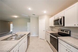 2910 57th St W in Lehigh Acres, FL - Building Photo - Building Photo