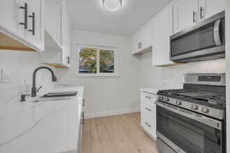 9678 Lake Natoma Dr in Orangevale, CA - Building Photo - Building Photo