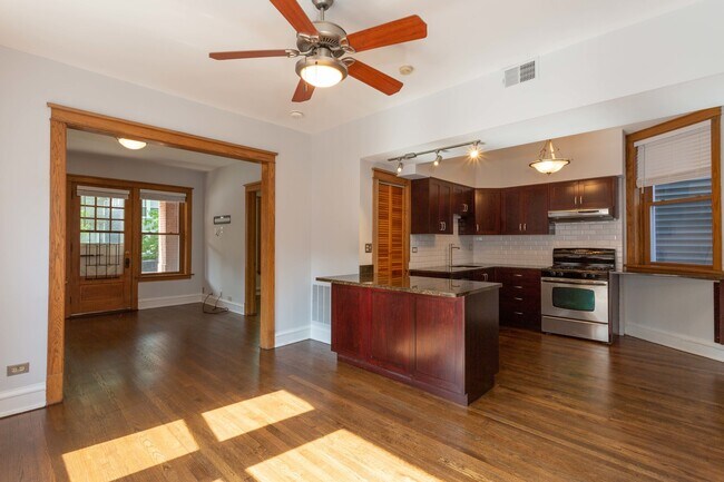 3338 N Wolcott Ave in Chicago, IL - Building Photo - Building Photo