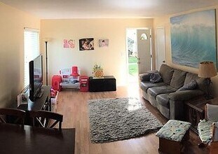 7870 Camino Jonata in San Diego, CA - Building Photo - Building Photo