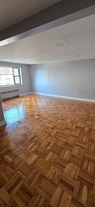 56 S Munn Ave in East Orange, NJ - Building Photo