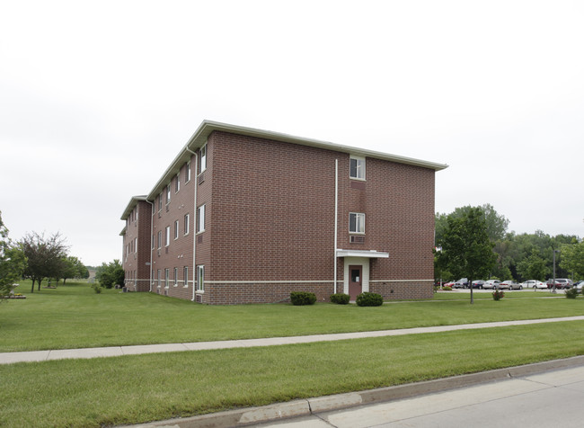 AHEPA 192-II Apartments in Ankeny, IA - Foto de edificio - Building Photo