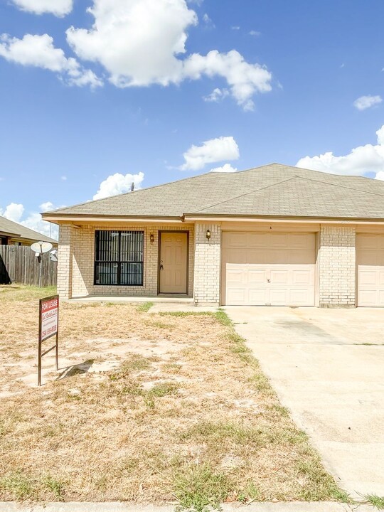 1305 Nicholas Cir in Killeen, TX - Building Photo