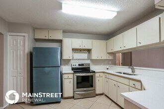 5499 Moon Valley Dr in Lakeland, FL - Building Photo - Building Photo