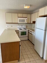 411 Hobron Ln in Honolulu, HI - Building Photo - Building Photo