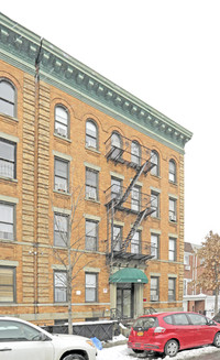 31-80-31-84 43rd St in Astoria, NY - Foto de edificio - Building Photo