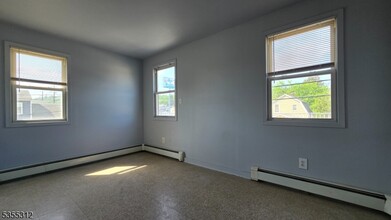 38 Newark Pompton Turnpike in Little Falls, NJ - Building Photo - Building Photo