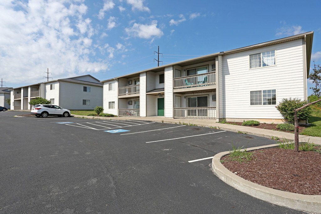 Stonegate Heights Apartments in Jamesville, NY