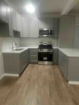 1640 N Hobart Blvd in Los Angeles, CA - Building Photo