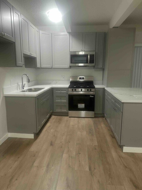 1640 N Hobart Blvd in Los Angeles, CA - Building Photo